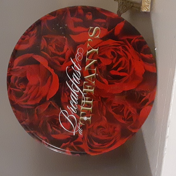 Vintage Breakfast at Tiffany's throw blanket - Picture 5 of 6